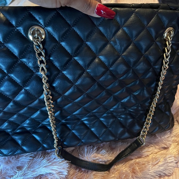 Love Moschino Black Quilted Bag with Gold Chain - Picture 3 of 4